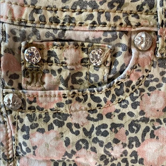 Miss Me Leopard Print Women's Shorts 27 - Picture 3 of 6